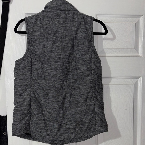 EUC The North Face Women's Gray Puffer Vest size Medium - Picture 4 of 5